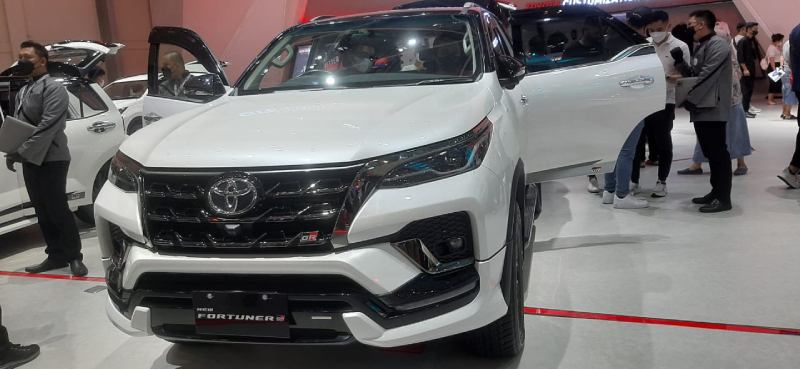 Kelebihan Toyota Fortuner 2.8 GR Sport