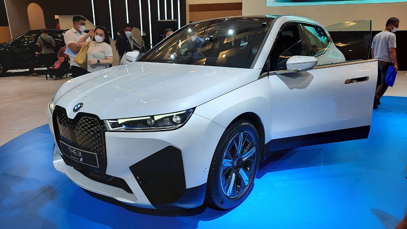 Harga BMW iX dan i4 2022, Bisa Beli 8 Wuling Air EV harga bmw ix dan i4