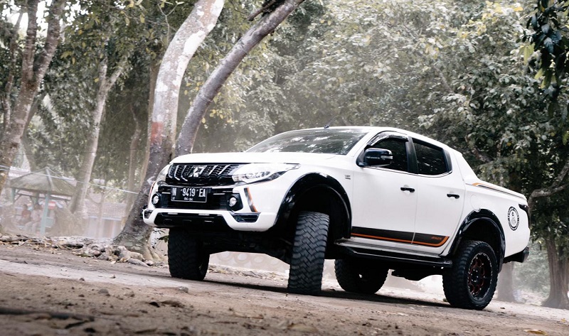 mitsubishi triton double cabin untuk harian 002
