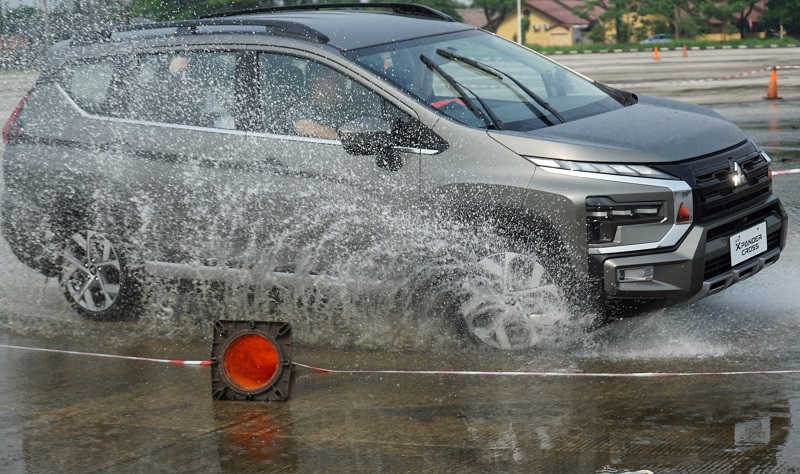 Review Mitsubishi Xpander Cross