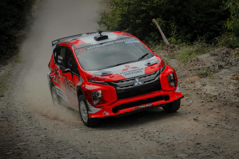 Rifat Sungkar juara rally