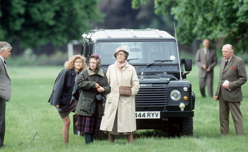 mobil favorit ratu elizabeth - land rover