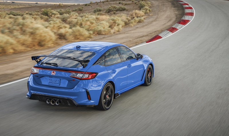 honda civic type r 2023 - tampak belakang