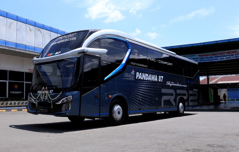 PO Pandawa 87 rilis bus Hino RM 280