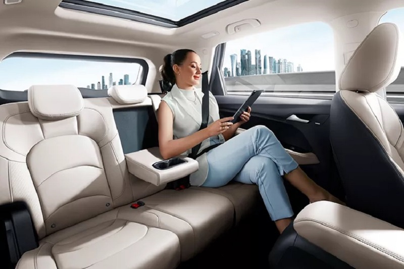 interior almaz hybrid - jok baris kedua