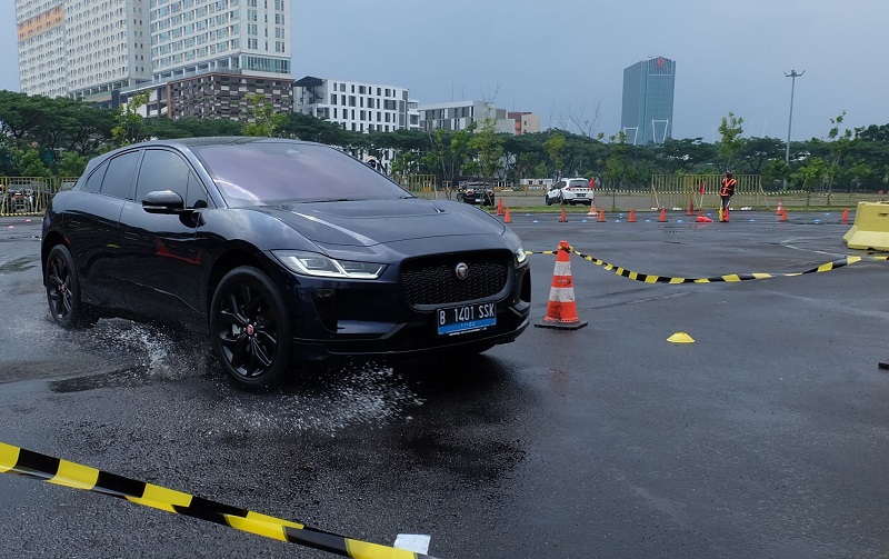 Harga Jaguar I-Pace di Indonesia, Semahal Apa? eksterior jaguar i-pace - test drive