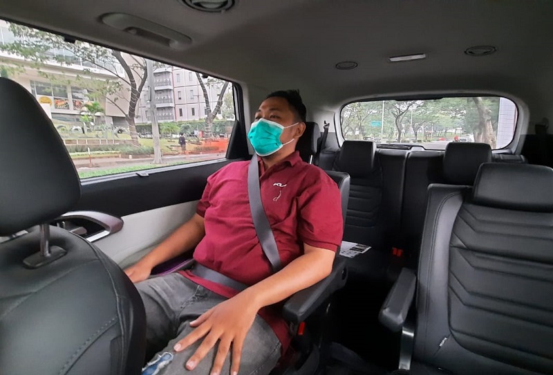 interior kia carens - captain seat penumpang