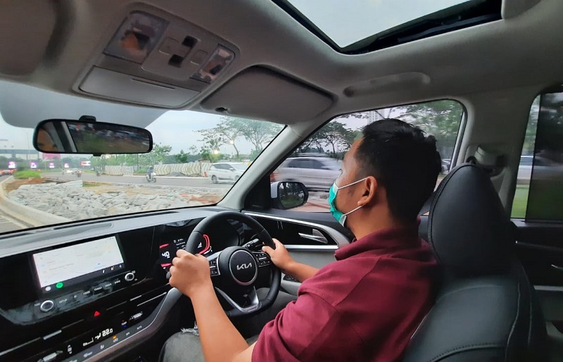 kia carens 1.4 turbo vs 1.5 liter - test drive