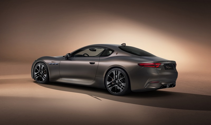 maserati granturismo folgore tampak belakang