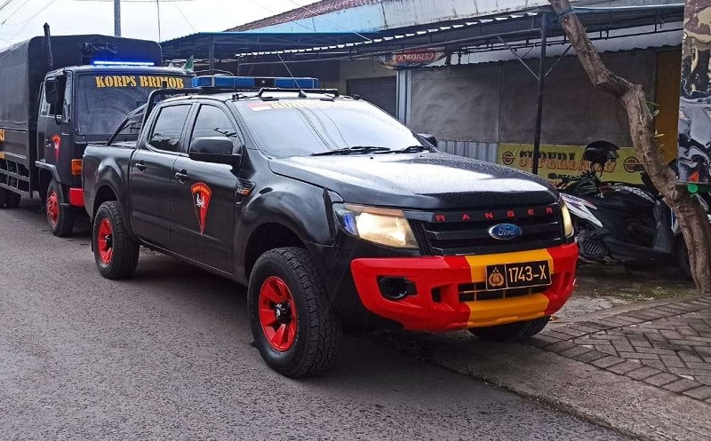 mobil polisi indonesia - ford ranger brimob