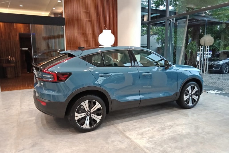 mobil volvo resmi masuk indonesia - c40 ev