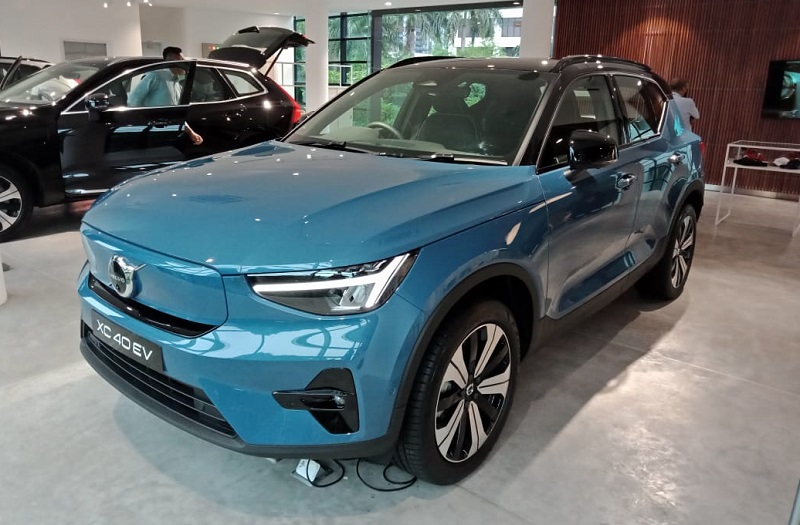 Bocoran 8 Mobil Listrik Terbaru Tahun 2023 di Indonesia, Semurah Apa? mobil listrik terbaru tahun 2023 - volvo xc40 ev