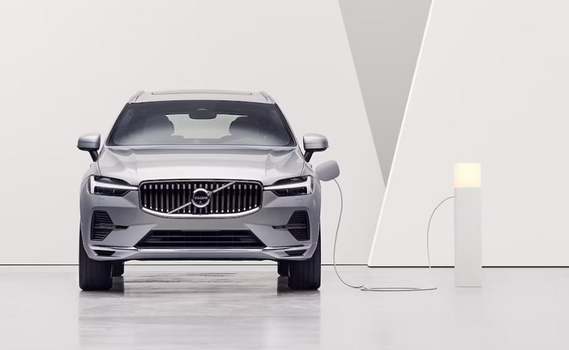 mobil volvo resmi masuk indonesia - xc60 phev