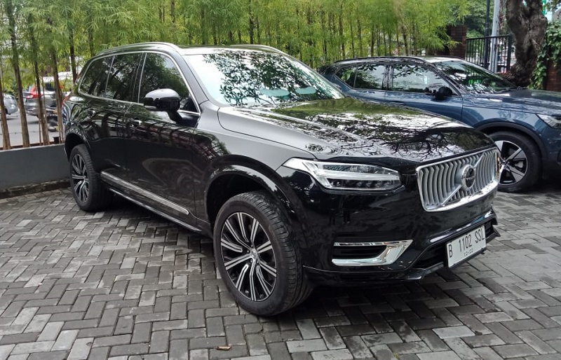 mobil volvo resmi masuk indonesia - xc90 phev