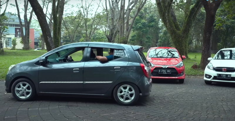 Review Daihatsu Ayla 1.0