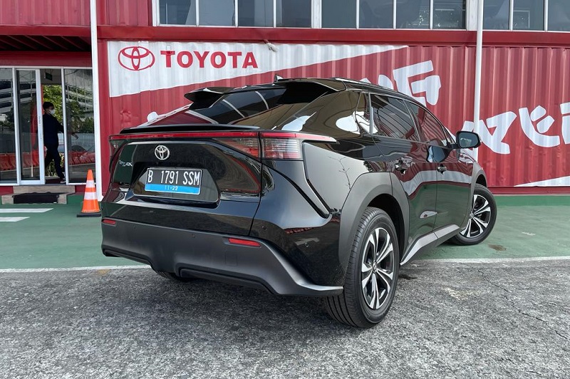 harga mobil toyota bulan januari 2024