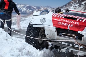 SUV Porsche 911 Offroad, Mendaki Gunung Berapi Tertinggi di Dunia!