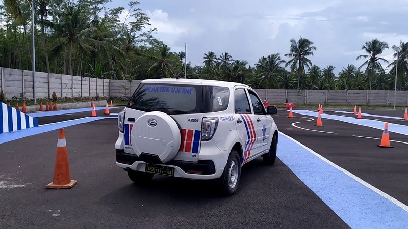 Bayar SIM tak bisa tunai