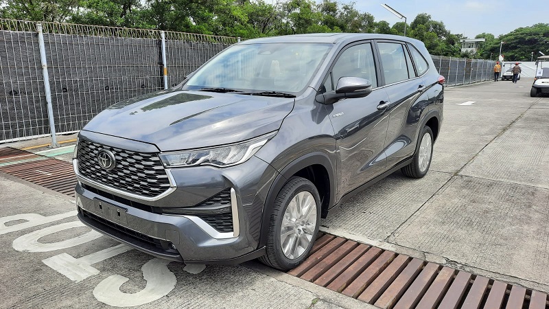 Bedah Toyota Innova Zenix