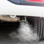 7 Cara Mengatasi Mobil Keluar Asap Putih dan Penyebab Paling Umum - Tuwaga