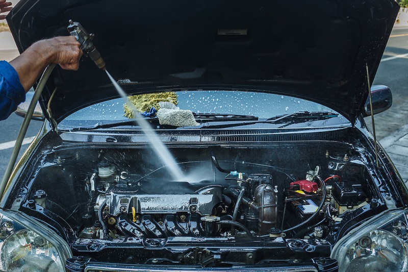 Waspada Cuci Mobil Dengan Air Bertekanan