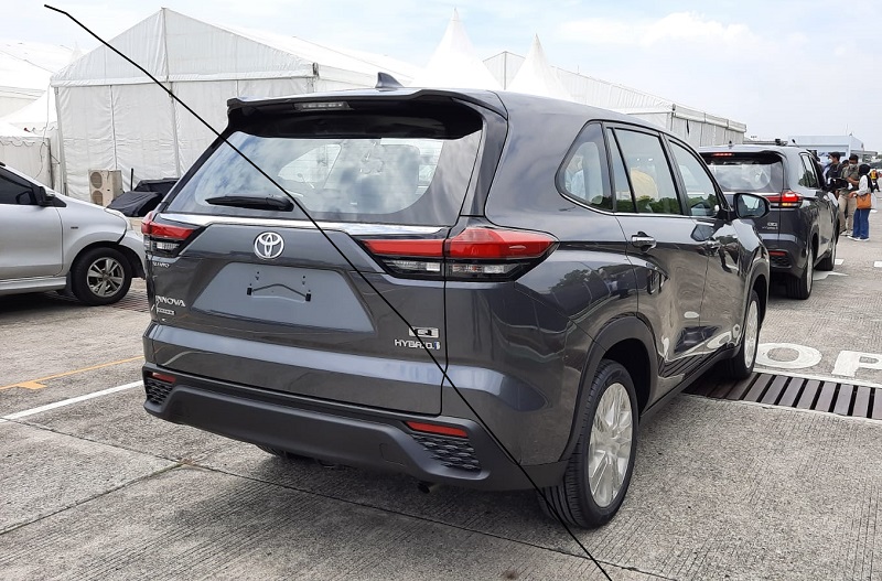 Bedah Toyota Innova Zenix