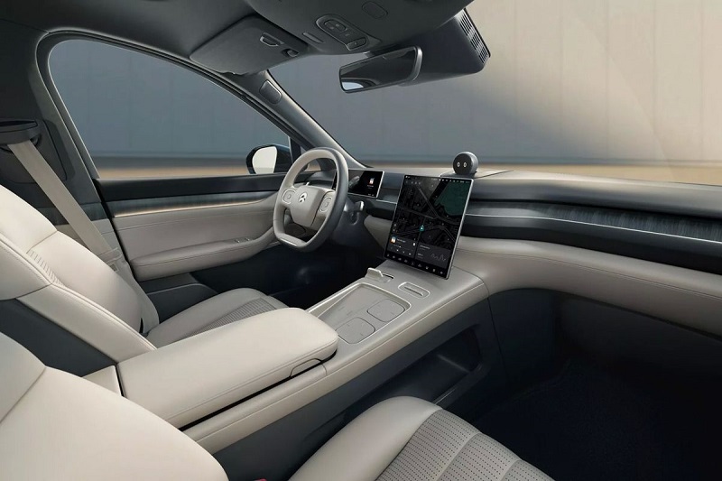 Mobil listrik NIO ES8