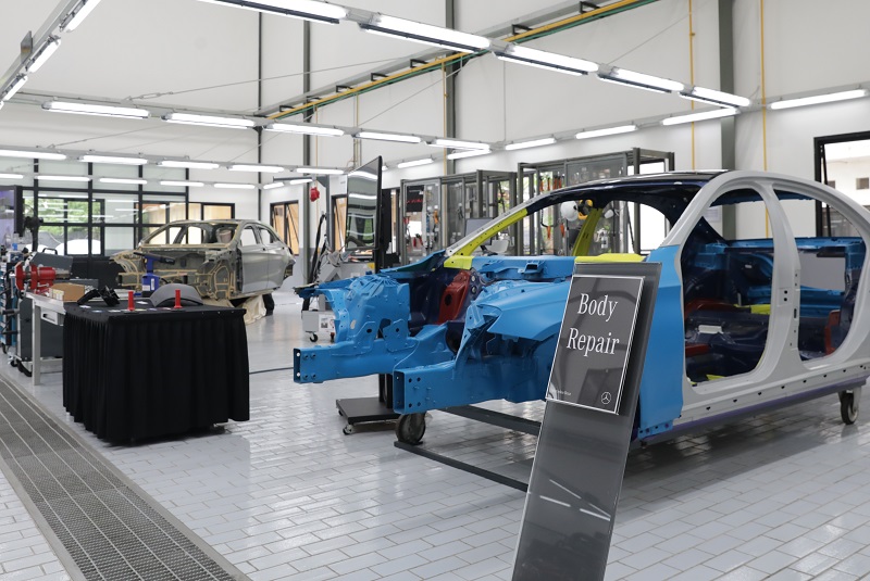 bengkel body repair mercedes-benz - suri motor indonesia