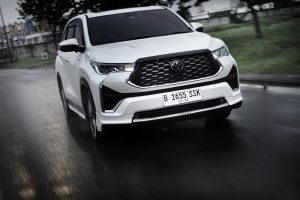 10 Spesifikasi dan Review Toyota Innova Zenix, Kijang Hybrid