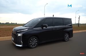 5 Kelebihan Toyota Voxy 2022 Dibanding Nissan Serena!