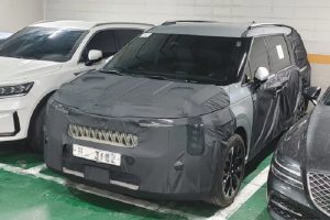 Kia Carnival Hybrid Siap Produksi 2023, Alphard Waspadalah!