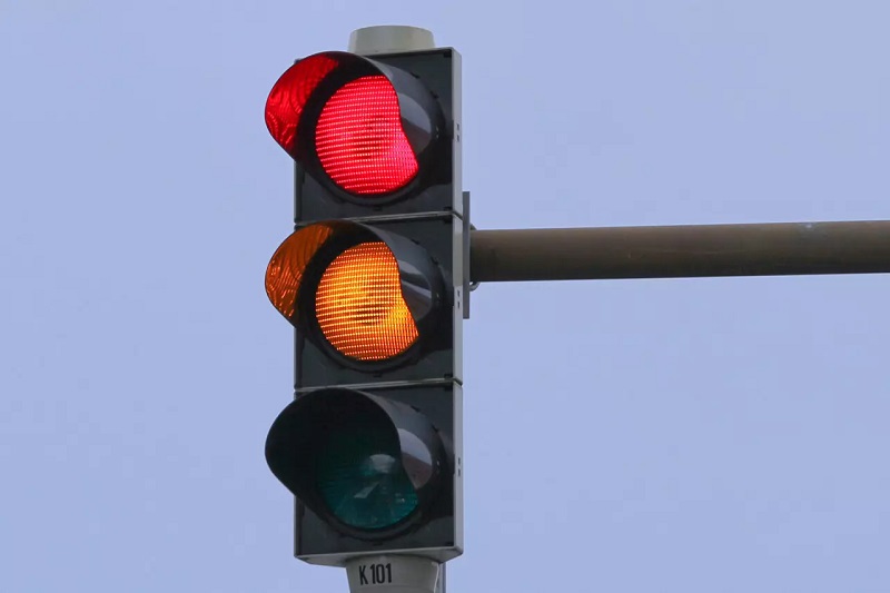 Lampu merah terlama di Indonesia