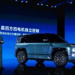 BYD Yangwang U8, Mobil Listrik Offroad yang Bisa Berenang!