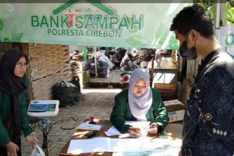 Bikin SIM bisa bayar pakai sampah