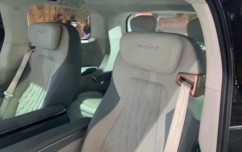 interior mpv mg mifa 9 - jok belakang