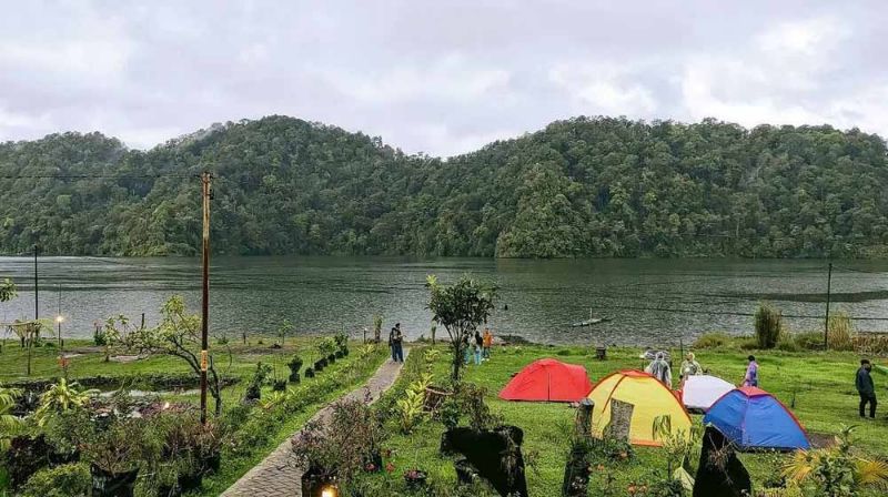 tempat wisata di berastagi - danau lau kawar