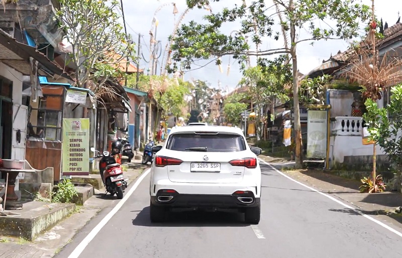 Harga dan Spesifikasi MG HS Facelift 2023, CR-V Lewat! review mg hs facelift 2023 - test drive bali