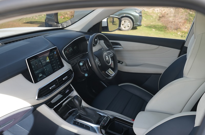 Harga dan Spesifikasi MG HS Facelift 2023, CR-V Lewat! spesifikasi mg hs facelift 2023 - interior