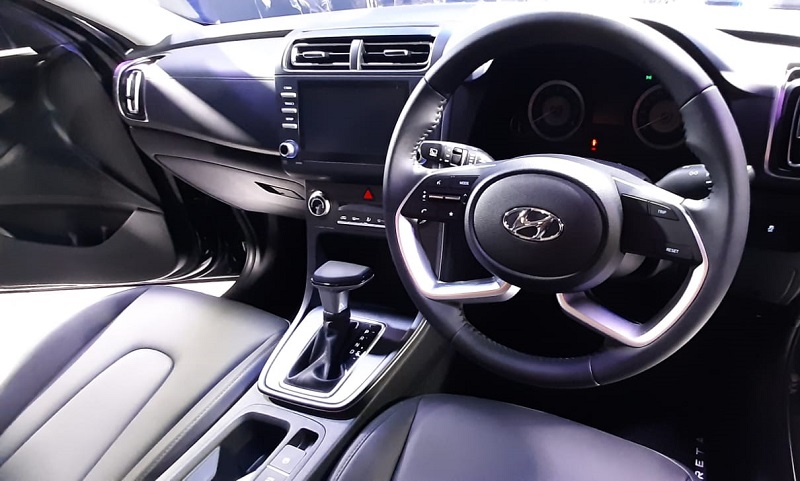 hyundai creta black edition interior
