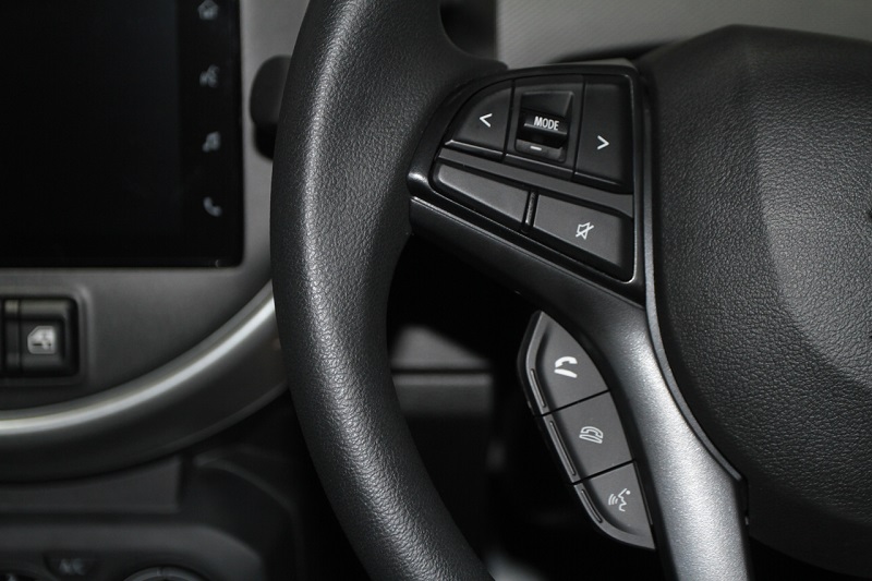 suzuki s-presso 2023 - interior audio steering switch