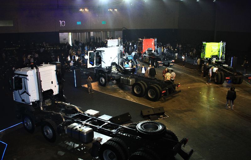 Truk Mercedes-Benz Actros dan Arocs Euro 5