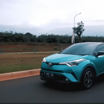 Review Toyota C-HR Hybrid 2023, Irit Tapi Lemot?