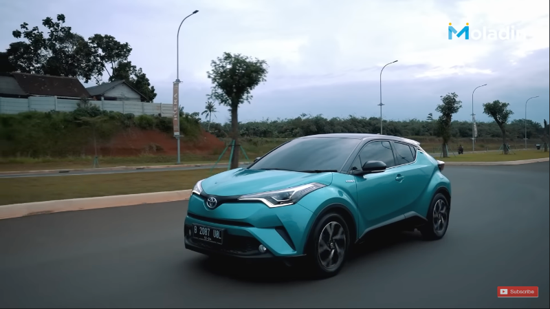 Review Toyota C-HR Hybrid