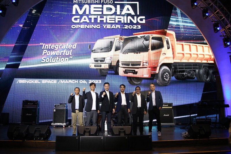 Mitsubishi Fuso Fighter-X Super Long Trip, Pakai Tangki BBM Ganda! Mitsubishi fuso luncurkan Fighter-X Super Long Trip dan Mining Equipment Version 2 di awal tahun 2023