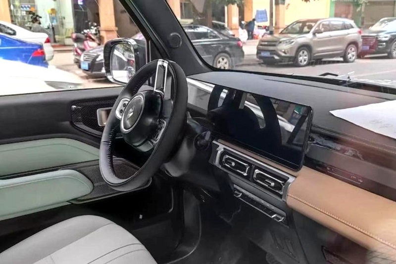 wuling baojun yep - interior