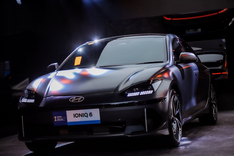 hyundai ioniq 6 2023 - hitam