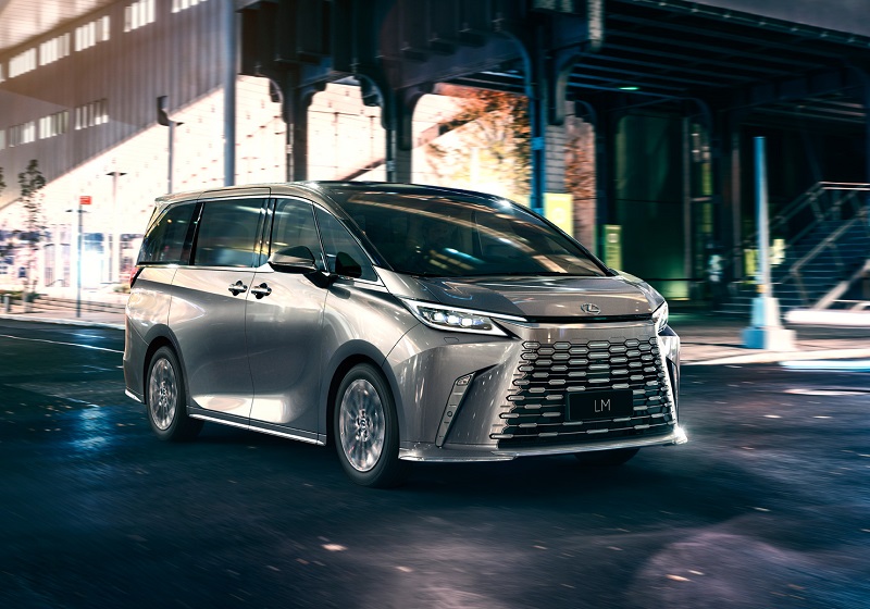 lexus lm gen-2 - tampak depan