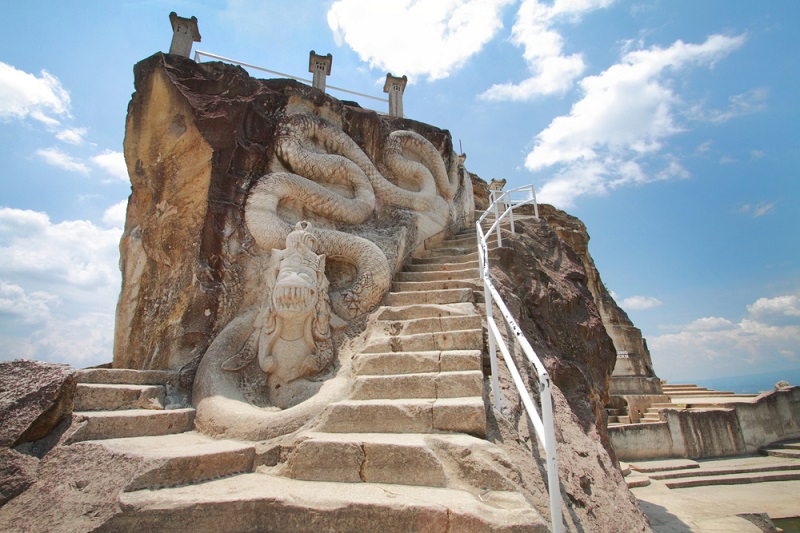 tempat wisata di jogja - tebing breksi