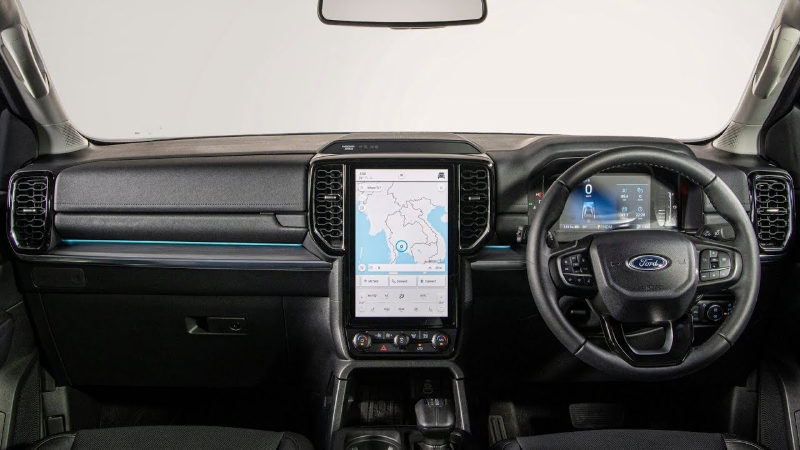 Ford Everest facelift 2023 sudah bisa dipesan - interior