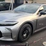 Toyota Crown Berbahan Bakar Hidrogen Dipamerkan, Mobil Revolusioner! - Tuwaga